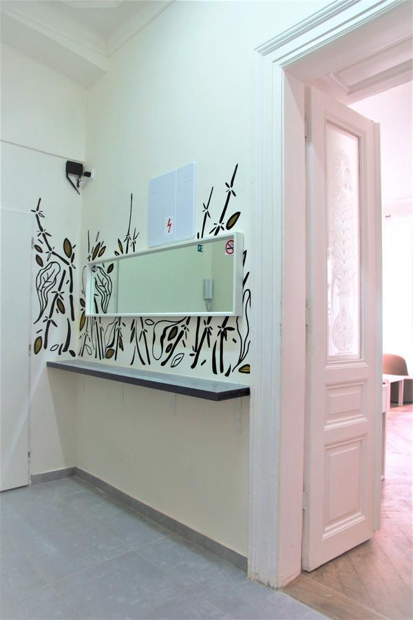 Hostel The Republic Garden Praga Zewnętrze zdjęcie
