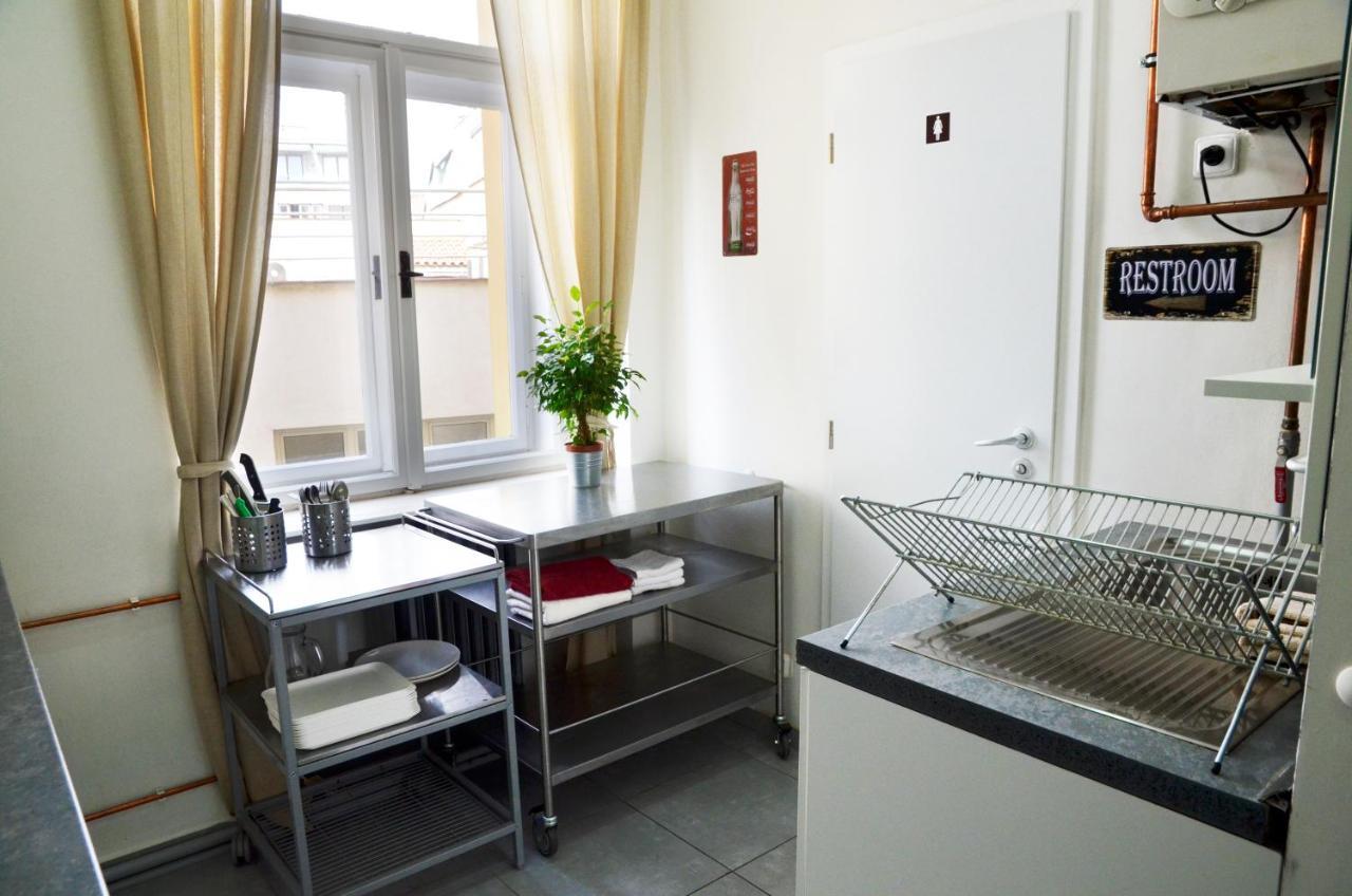 Hostel The Republic Garden Praga Zewnętrze zdjęcie