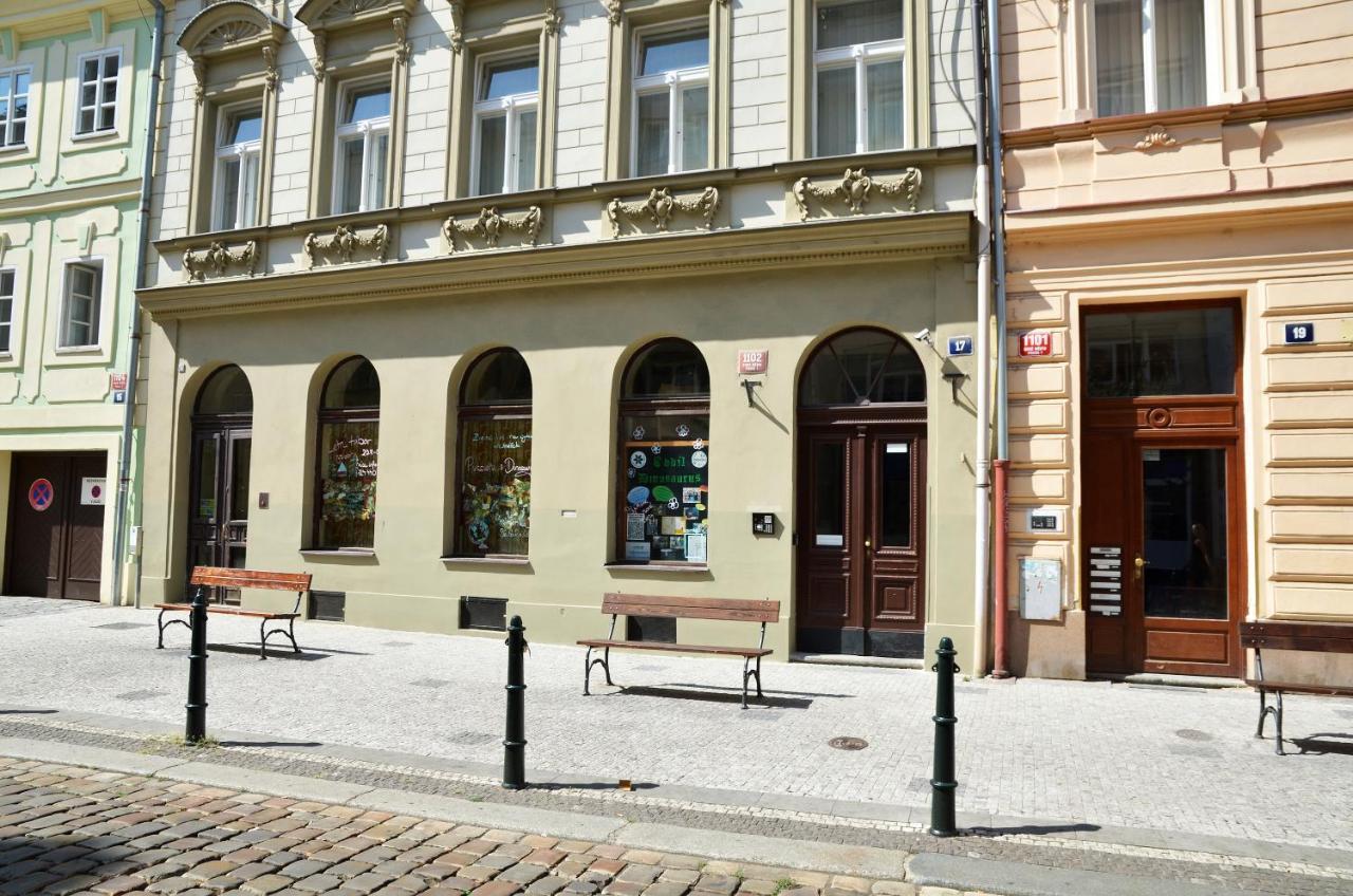 Hostel The Republic Garden Praga Zewnętrze zdjęcie