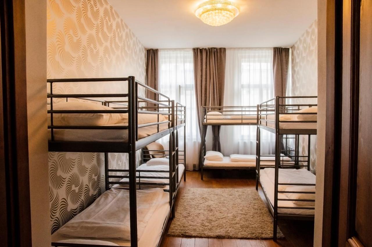 Hostel The Republic Garden Praga Zewnętrze zdjęcie