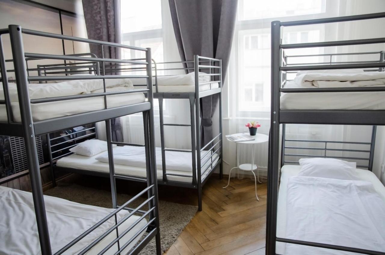 Hostel The Republic Garden Praga Zewnętrze zdjęcie